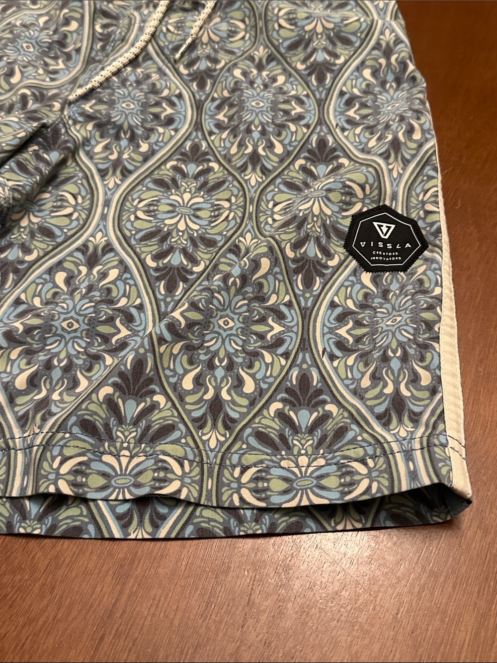 VISSLA Blue Floral-Patterned Men’s Swim Board Shorts - Picture 6 of 14